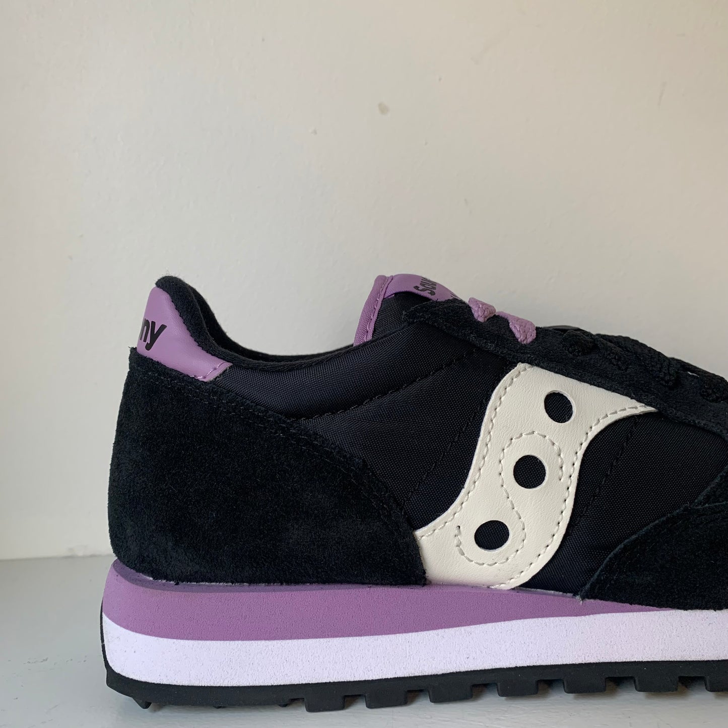 Saucony Jazz nero e lavanda