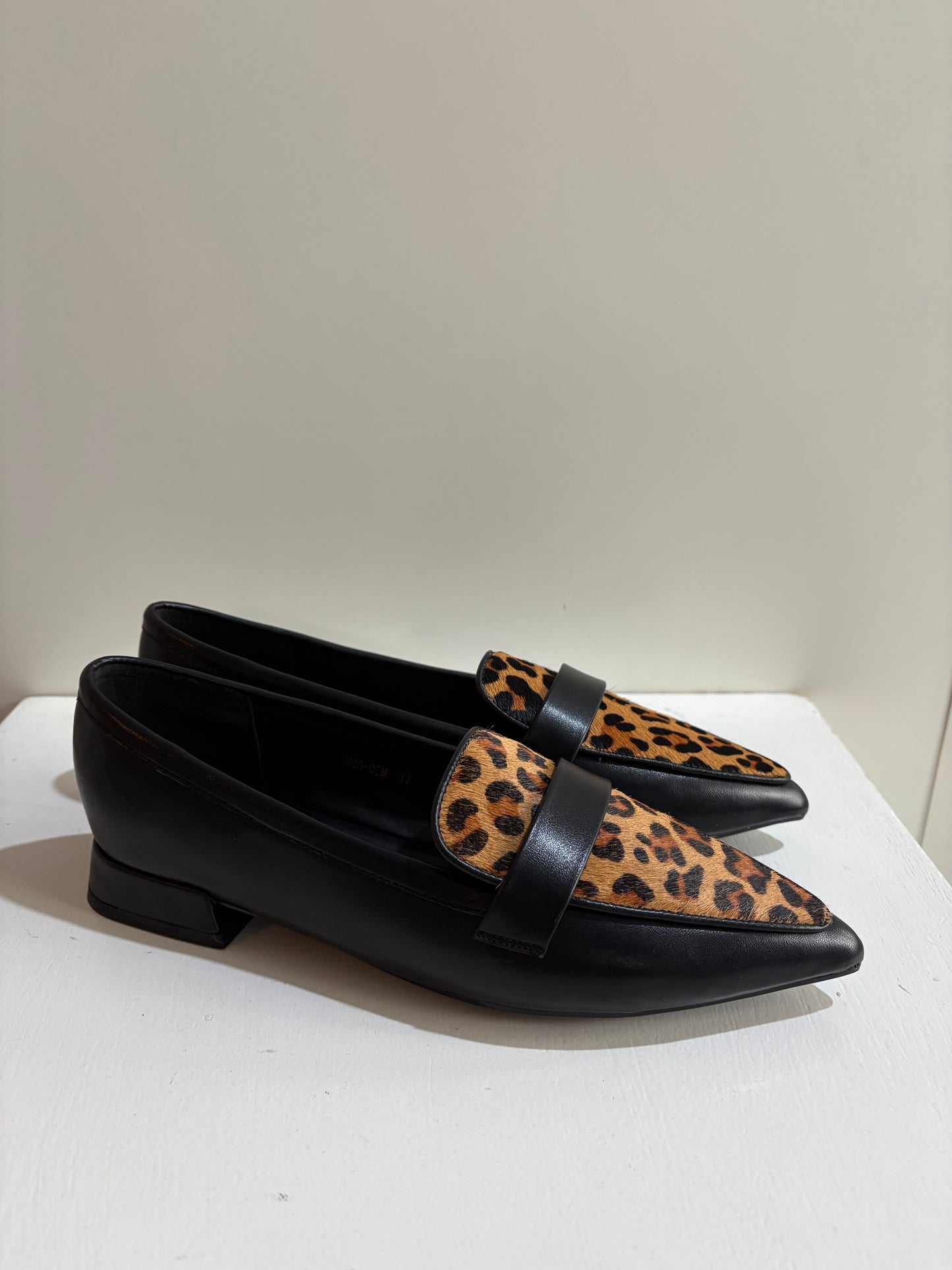 Mocassino con dettaglio animalier