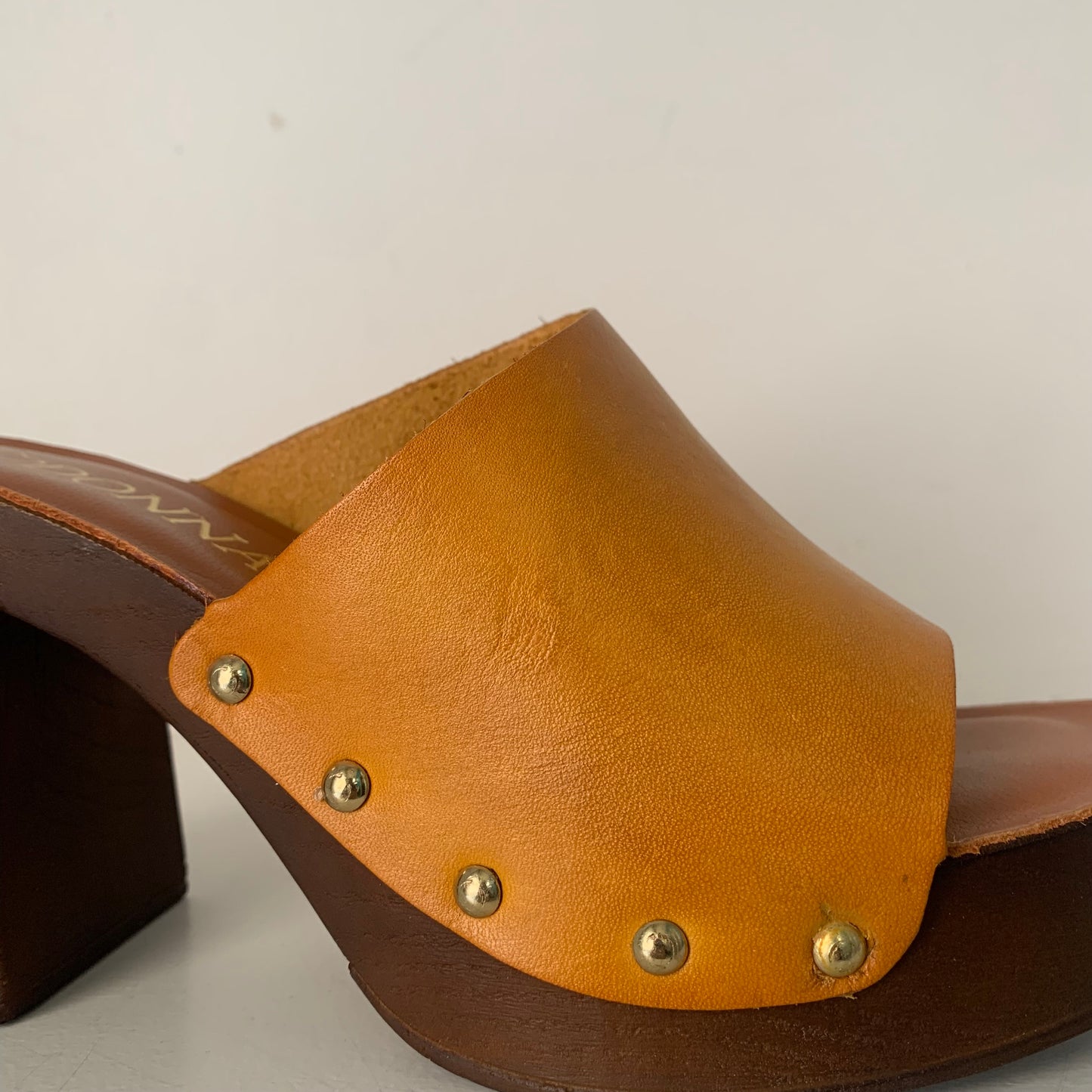 Sandalo zoccolo in legno