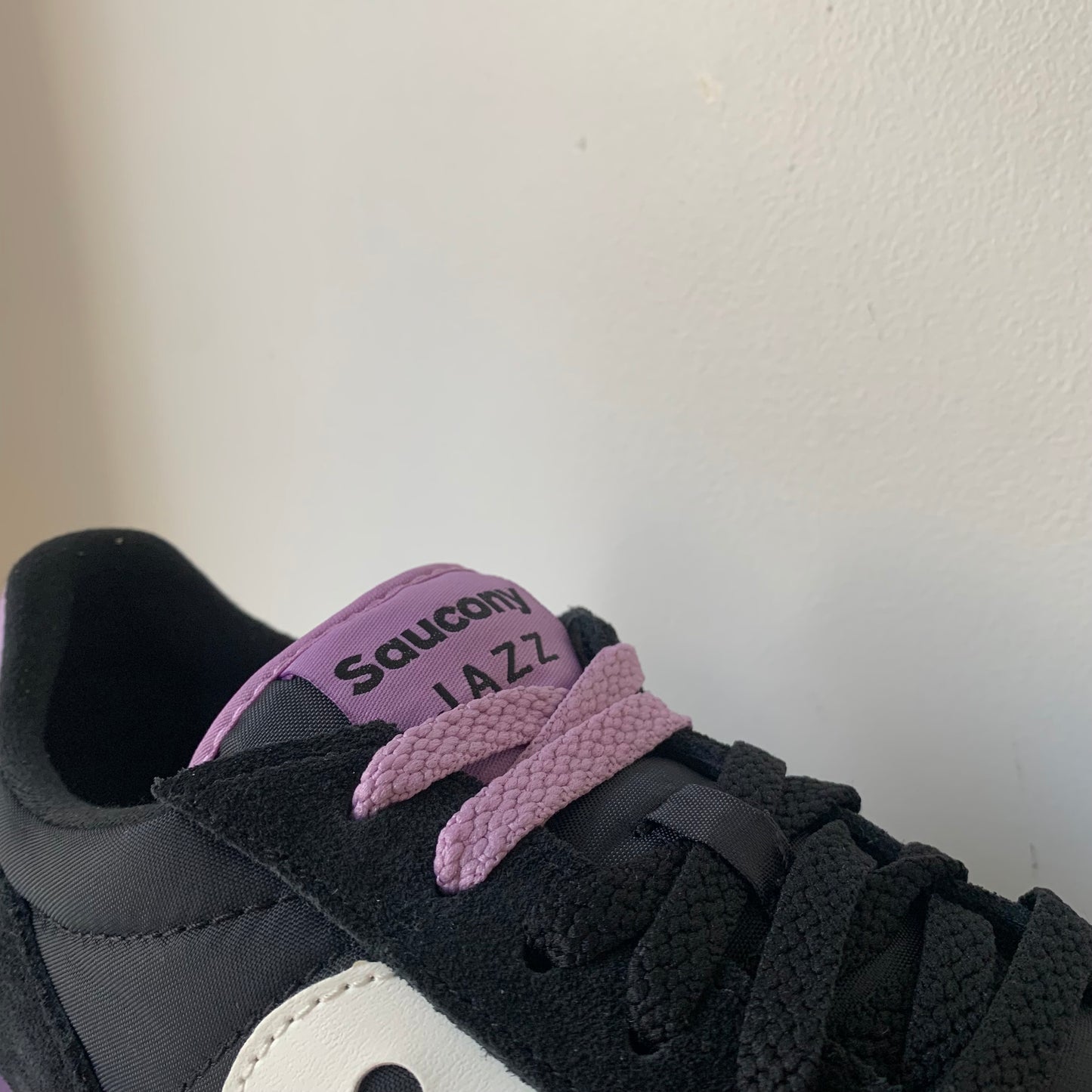 Saucony Jazz nero e lavanda