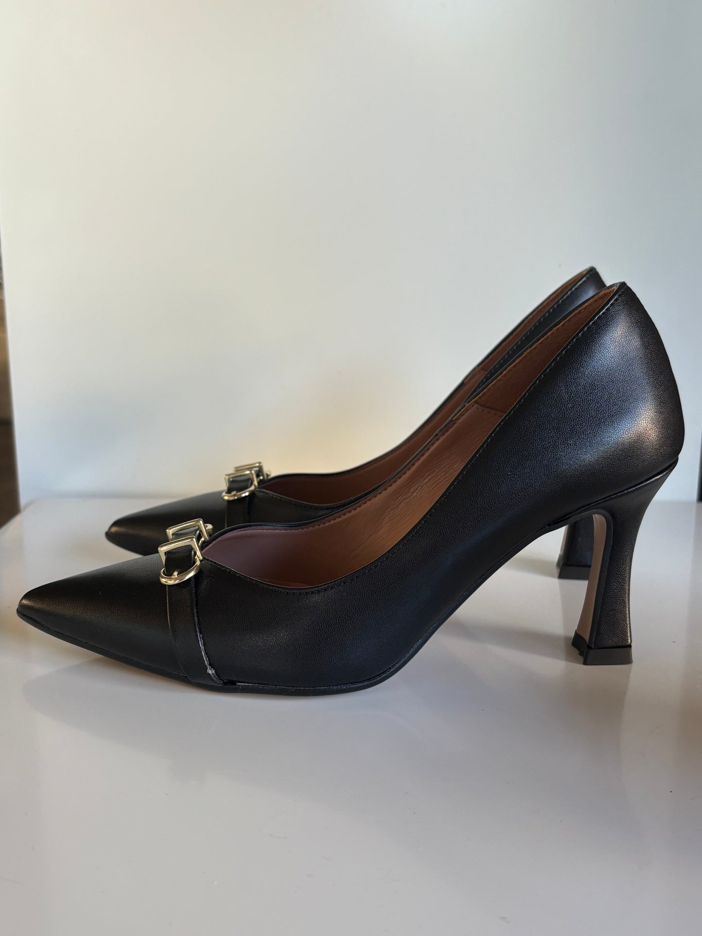 Décolleté con morsetto nero
