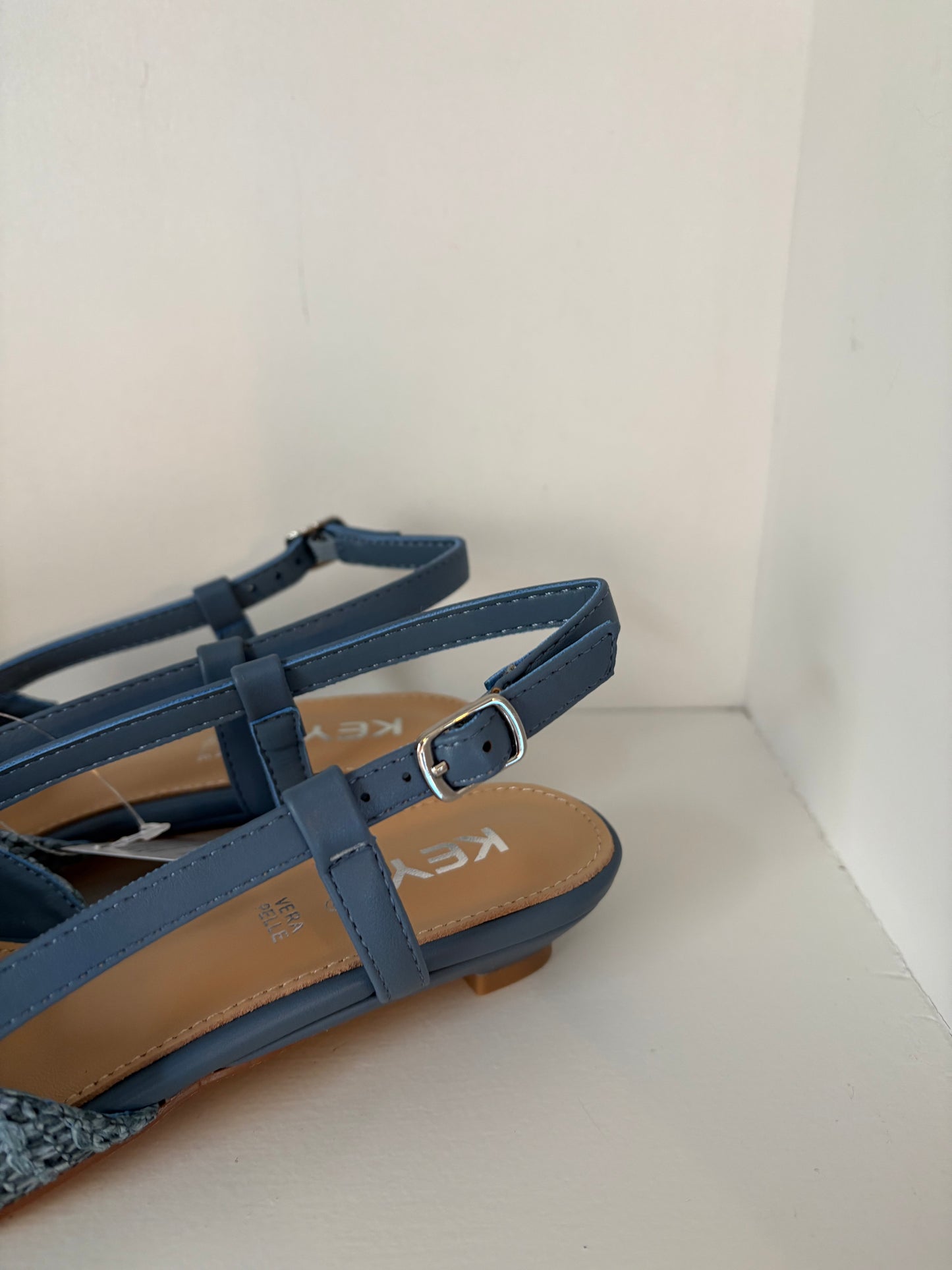 Slingback celeste