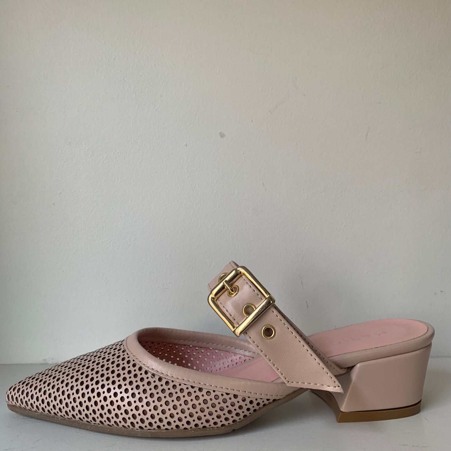 Slingback nude traforato