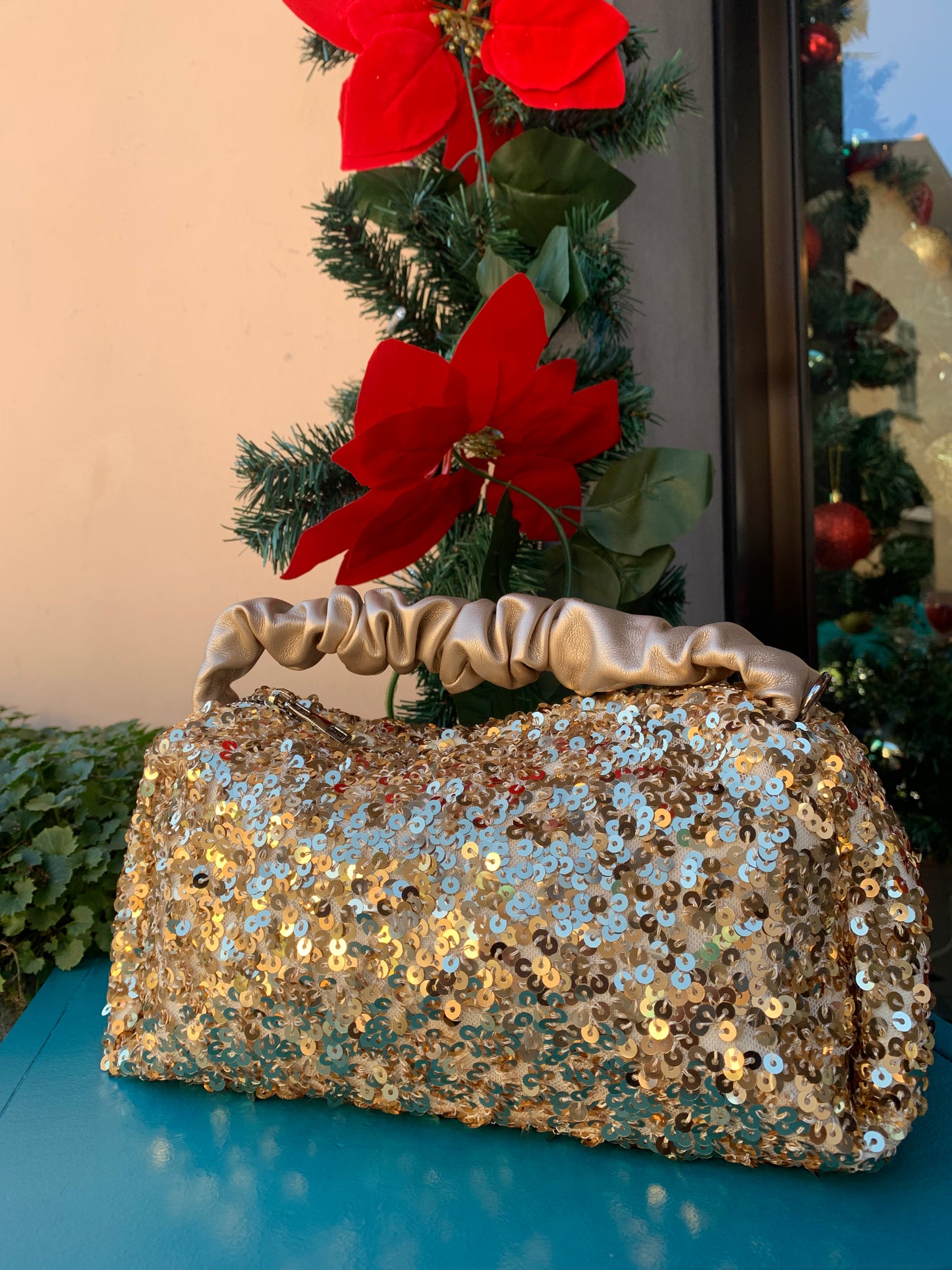 Borsa con paillettes oro