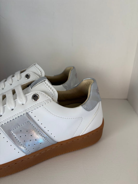 Sneakers bianche e argento