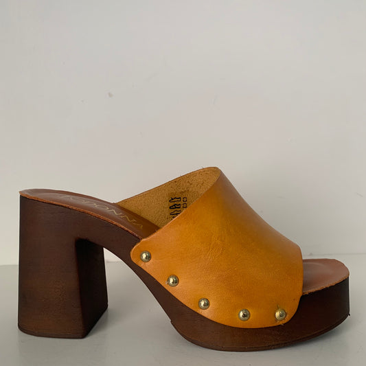 Sandalo zoccolo in legno