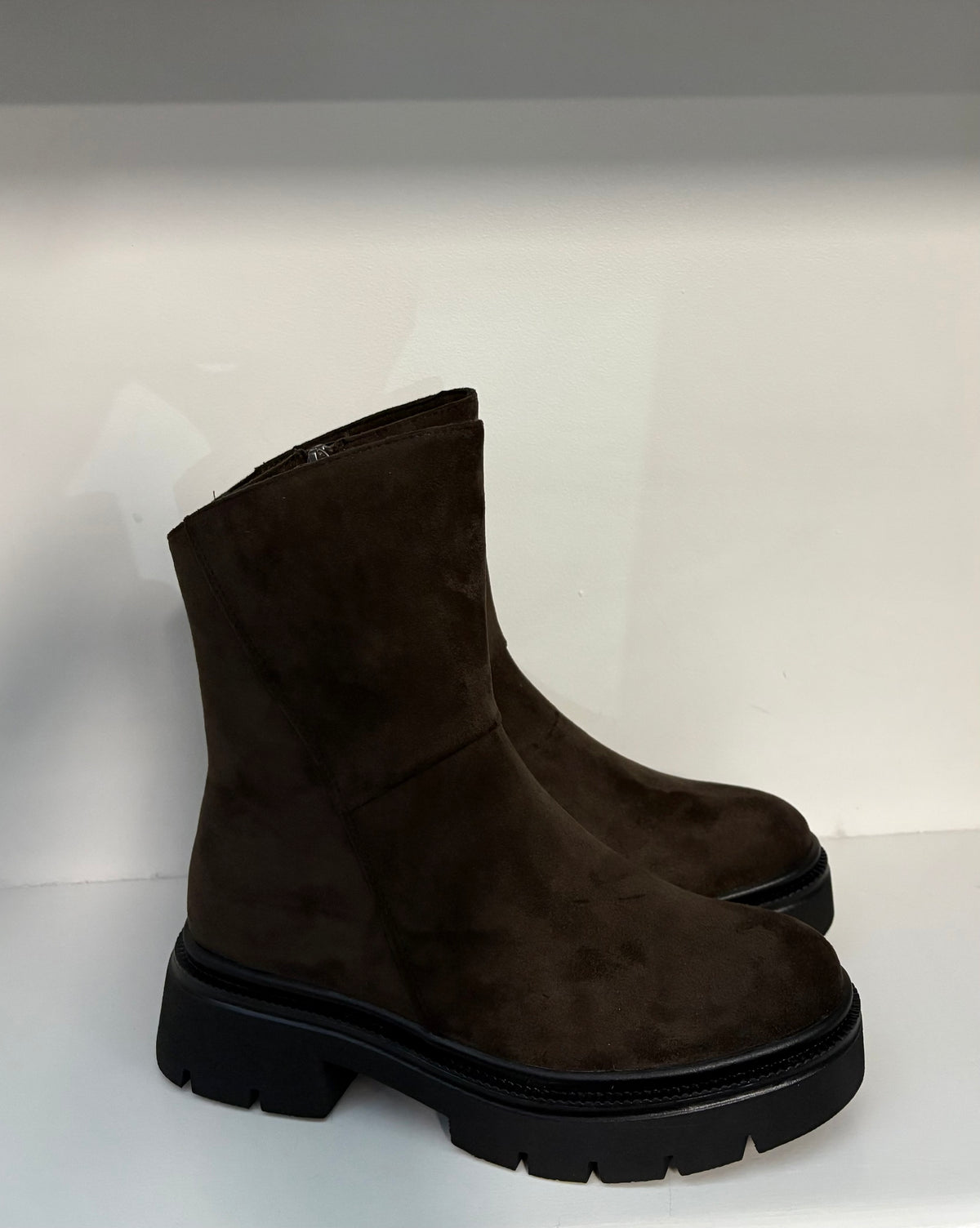 Boot in camoscio