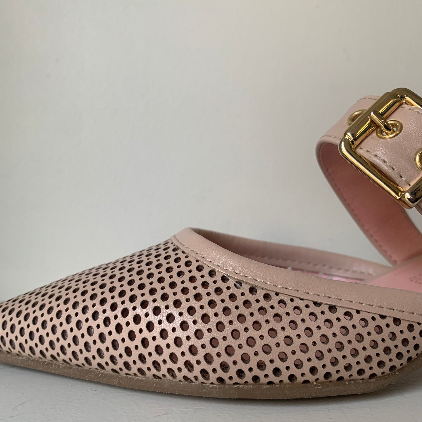 Slingback nude traforato