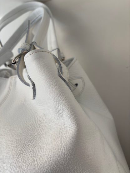 Borsa bianca con tracolla in pelle
