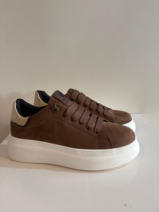 Sneaker Color Brown