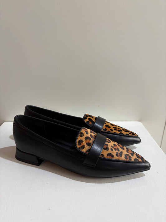 Mocassino con dettaglio animalier