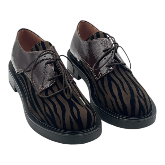 Scarpa stringata marrone velluto e vernice