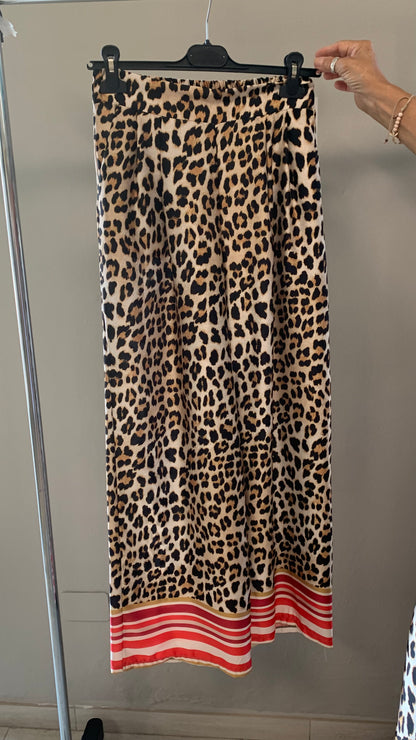 Pantaloni leopardati
